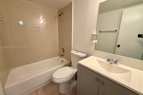 Copropriété à louer à Pompano Beach, Floride: 2 chambres, 77.11 m2 № 1925902 - photo 6