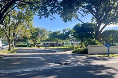Copropriété à louer à Pompano Beach, Floride: 2 chambres, 77.11 m2 № 1925902 - photo 16
