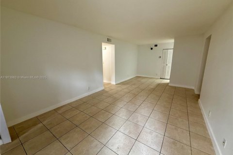 Copropriété à louer à Pompano Beach, Floride: 2 chambres, 77.11 m2 № 1925902 - photo 2