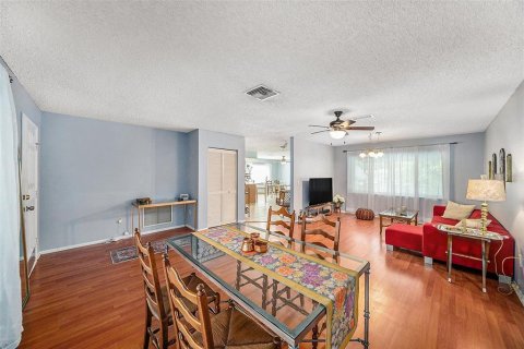 House in Holiday, Florida 3 bedrooms, 157 sq.m. № 1689803 - photo 2