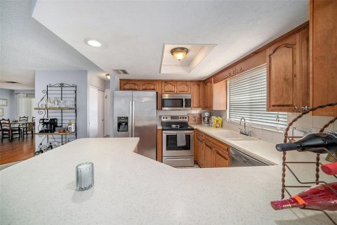 House in Holiday, Florida 3 bedrooms, 157 sq.m. № 1689803 - photo 15