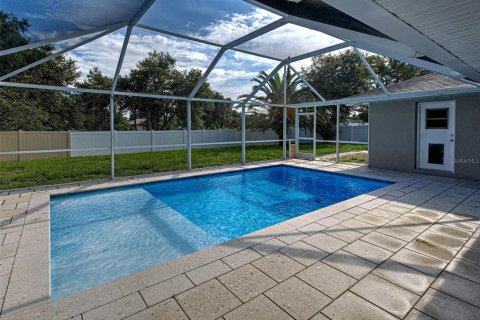 Casa en alquiler en Port Charlotte, Florida, 3 dormitorios, 204.85 m2 № 1915933 - foto 13