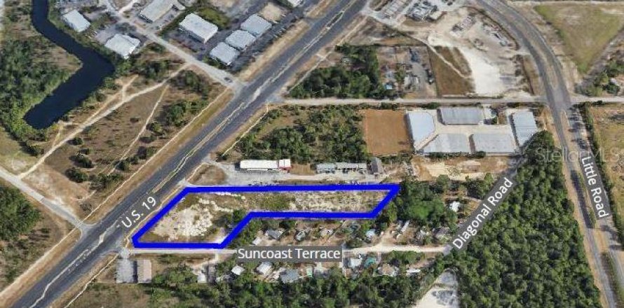 Commercial property in Hudson, Florida № 1615524