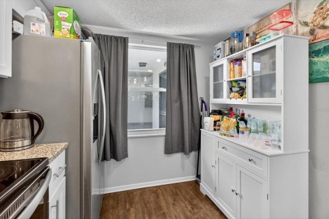 Condo in Dunedin, Florida, 4 bedrooms № 2217773 - photo 21