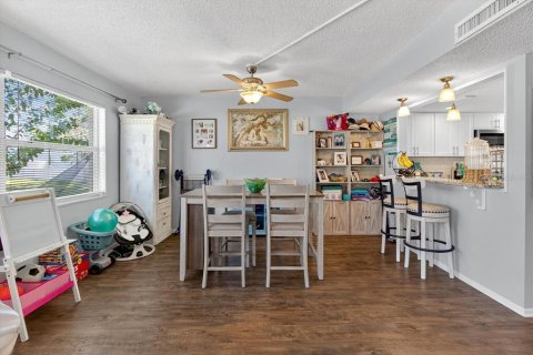 Condo in Dunedin, Florida, 4 bedrooms № 2217773 - photo 25