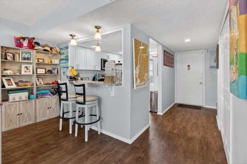 Condo in Dunedin, Florida, 4 bedrooms № 2217773 - photo 24