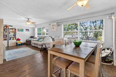 Condo in Dunedin, Florida, 4 bedrooms № 2217773 - photo 30