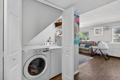 Condo in Dunedin, Florida, 4 bedrooms № 2217773 - photo 14