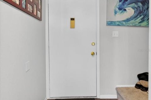 Condo in Dunedin, Florida, 4 bedrooms № 2217773 - photo 12