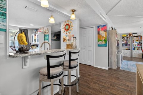 Condo in Dunedin, Florida, 4 bedrooms № 2217773 - photo 29