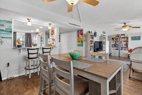 Condo in Dunedin, Florida, 4 bedrooms № 2217773 - photo 28