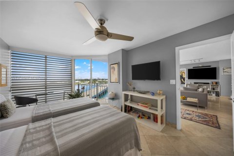Condominio en venta en North Bay Village, Florida, 2 dormitorios, 95.69 m2 № 1705480 - foto 27