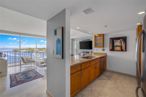 Condominio en venta en North Bay Village, Florida, 2 dormitorios, 95.69 m2 № 1705480 - foto 15