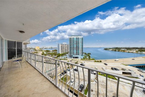 Condominio en venta en North Bay Village, Florida, 2 dormitorios, 95.69 m2 № 1705480 - foto 5