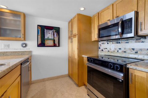 Condominio en venta en North Bay Village, Florida, 2 dormitorios, 95.69 m2 № 1705480 - foto 14