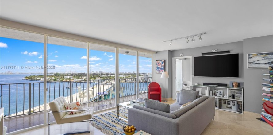 Condominio en North Bay Village, Florida, 2 dormitorios  № 1705480