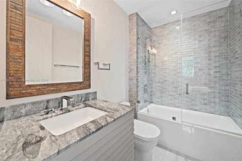Condo in Coral Gables, Florida, 3 bedrooms  № 1845859 - photo 22