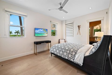 Condo in Coral Gables, Florida, 3 bedrooms  № 1845859 - photo 23