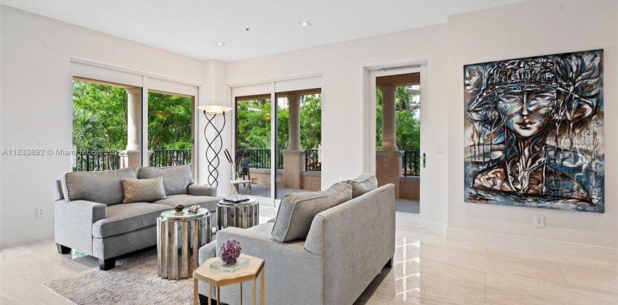 Condo in Coral Gables, Florida, 3 bedrooms  № 1845859