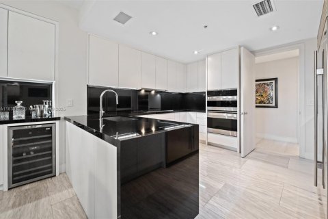 Condo in Coral Gables, Florida, 3 bedrooms  № 1845859 - photo 8