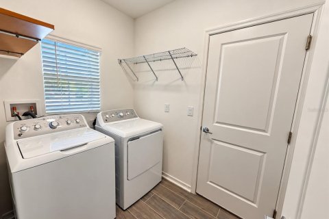 House in Daytona Beach, Florida 3 bedrooms, 134.15 sq.m. № 2391334 - photo 26