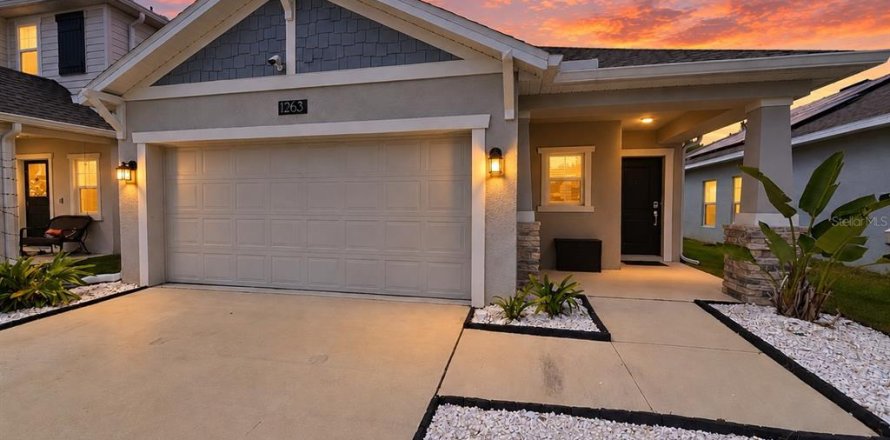 House in Daytona Beach, Florida 3 bedrooms, 134.15 sq.m. № 2391334