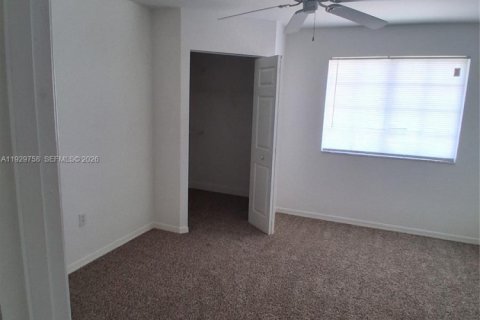 Снять в аренду кондоминиум в Пемброк-Пайнс, Флорида 1 спальня, 68.93м2, № 2053232 - фото 19