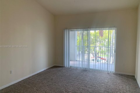 Снять в аренду кондоминиум в Пемброк-Пайнс, Флорида 1 спальня, 68.93м2, № 2053232 - фото 6