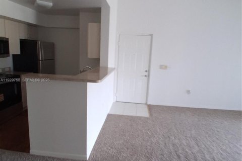 Снять в аренду кондоминиум в Пемброк-Пайнс, Флорида 1 спальня, 68.93м2, № 2053232 - фото 13