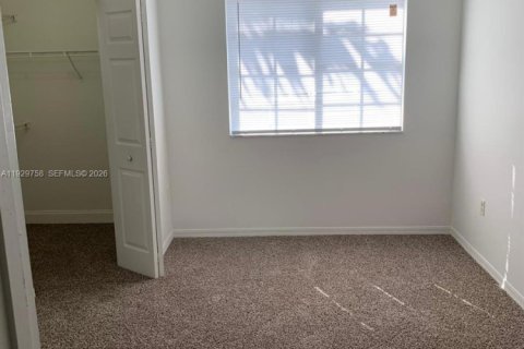 Снять в аренду кондоминиум в Пемброк-Пайнс, Флорида 1 спальня, 68.93м2, № 2053232 - фото 8