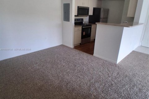 Снять в аренду кондоминиум в Пемброк-Пайнс, Флорида 1 спальня, 68.93м2, № 2053232 - фото 10