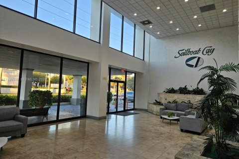 Купить коммерческую недвижимость в Норт-Майами, Флорида № 1986474 - фото 14