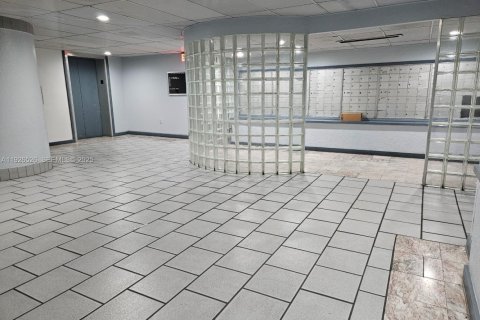 Купить коммерческую недвижимость в Норт-Майами, Флорида № 1986474 - фото 21