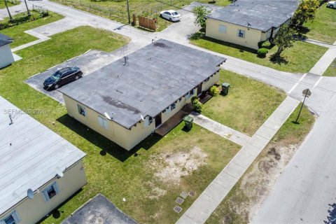 Immobilier commercial à vendre à Homestead, Floride: 125.05 m2 № 2067383 - photo 24