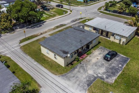 Immobilier commercial à vendre à Homestead, Floride: 125.05 m2 № 2067383 - photo 28