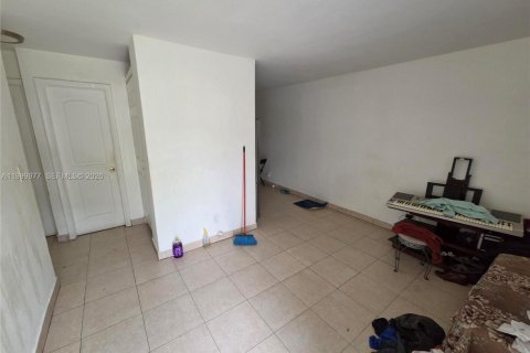 Immobilier commercial à vendre à Homestead, Floride: 125.05 m2 № 2067383 - photo 7