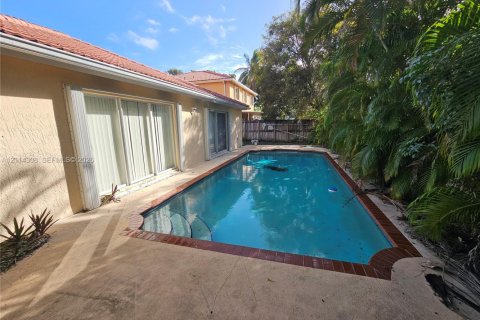 Villa ou maison à vendre à Cutler Bay, Floride: 3 chambres, 167.87 m2 № 2435731 - photo 5