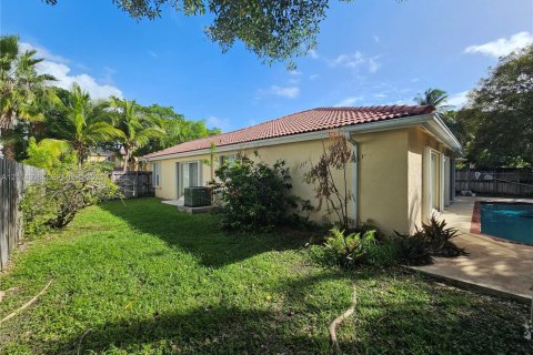 Villa ou maison à vendre à Cutler Bay, Floride: 3 chambres, 167.87 m2 № 2435731 - photo 3