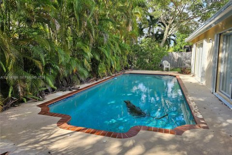 Villa ou maison à vendre à Cutler Bay, Floride: 3 chambres, 167.87 m2 № 2435731 - photo 7