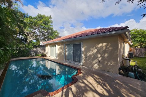 Villa ou maison à vendre à Cutler Bay, Floride: 3 chambres, 167.87 m2 № 2435731 - photo 6