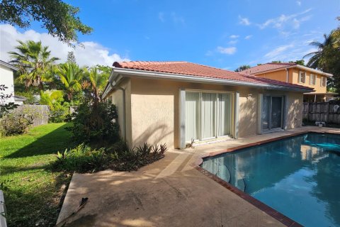 Villa ou maison à vendre à Cutler Bay, Floride: 3 chambres, 167.87 m2 № 2435731 - photo 4