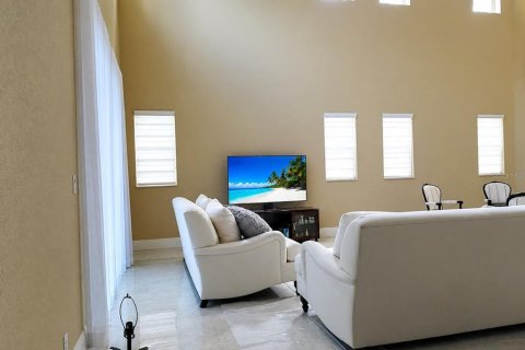 Villa ou maison à vendre à Plantation, Floride: 5 chambres, 266.44 m2 № 1786691 - photo 4