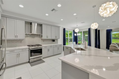 House in Port St. Lucie, Florida 4 bedrooms, 219.06 sq.m. № 1794709 - photo 11
