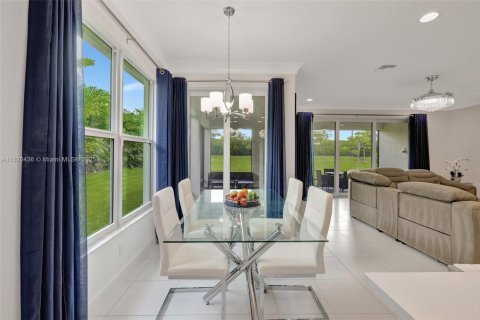 House in Port St. Lucie, Florida 4 bedrooms, 219.06 sq.m. № 1794709 - photo 14