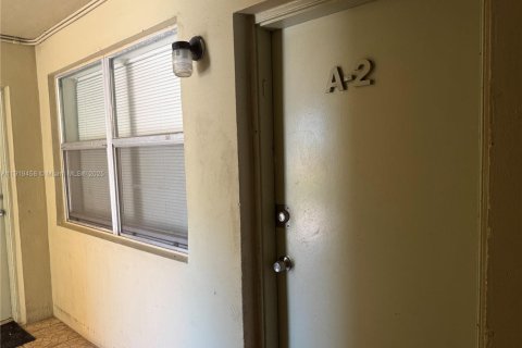 Снять в аренду кондоминиум в Норт-Майами-Бич, Флорида 1 спальня, 49.24м2, № 2082689 - фото 3