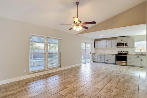 Casa en venta en Valrico, Florida, 4 dormitorios, 138.98 m2 № 2224928 - foto 8