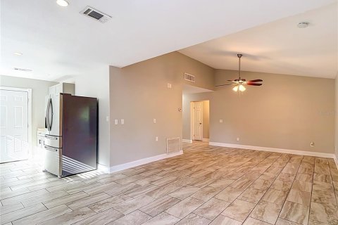 Casa en venta en Valrico, Florida, 4 dormitorios, 138.98 m2 № 2224928 - foto 10