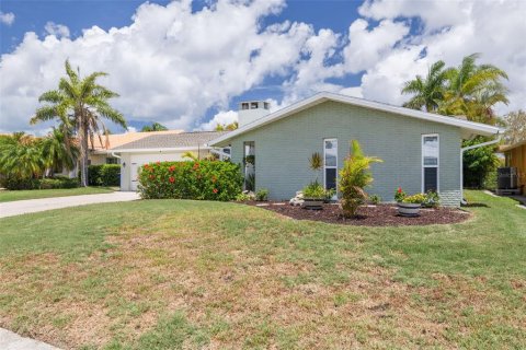 House in New Port Richey, Florida 3 bedrooms, 157.1 sq.m. № 1723388 - photo 10