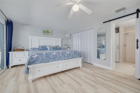 House in New Port Richey, Florida 3 bedrooms, 157.1 sq.m. № 1723388 - photo 21