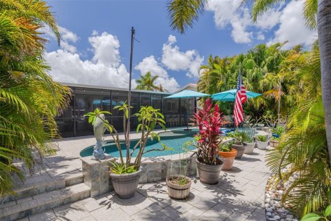House in New Port Richey, Florida 3 bedrooms, 157.1 sq.m. № 1723388 - photo 25